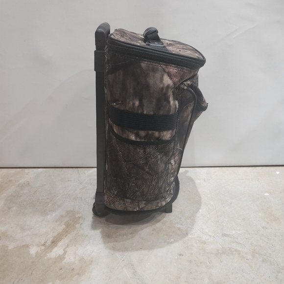 Uline Mossy Oak Rolling Wheeled Cooler Bag- Camo - Picture 4 of 9